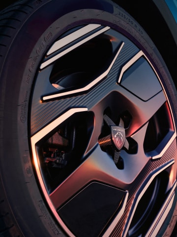 PEUGEOT 3008 Plug-in Hybrid Llantas de aleación cortadas
