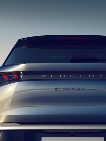PEUGEOT E-5008 Ingaro Azul vista trasera