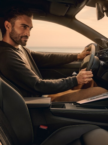 Nuevo PEUGEOT E-408 ChatGPT