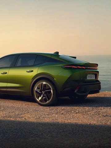 Nuevo PEUGEOT E-408 silueta