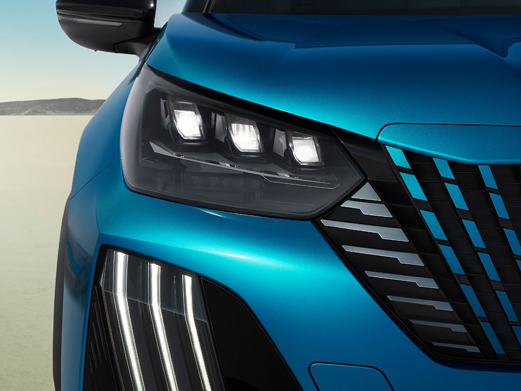 PEUGEOT E-2008 faros delanteros LED