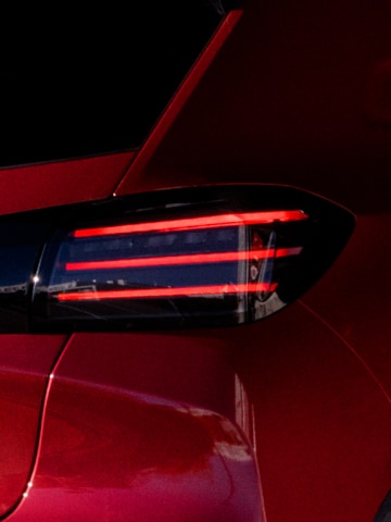 Firma luminosa trasera del PEUGEOT E-208
