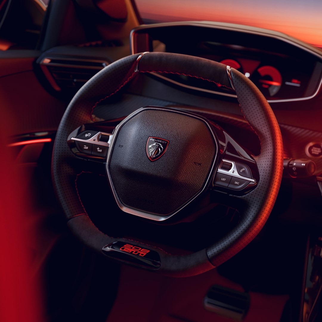 Detalle del volante compacto del PEUGEOT E‑208 GTi