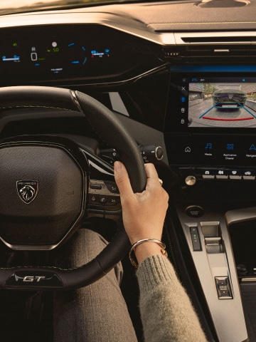 Nuevo PEUGEOT E-408 i-Cockpit