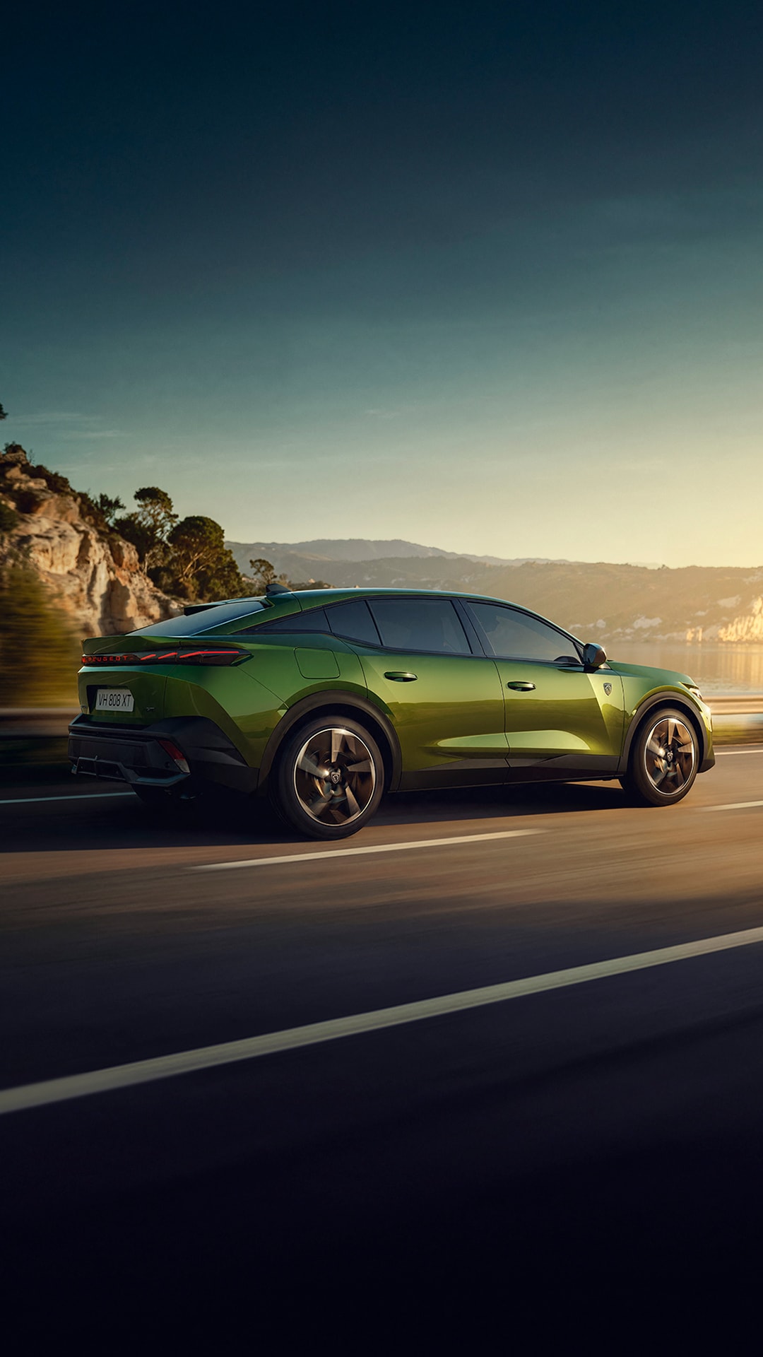 Nuevo PEUGEOT E-408 vista trasera