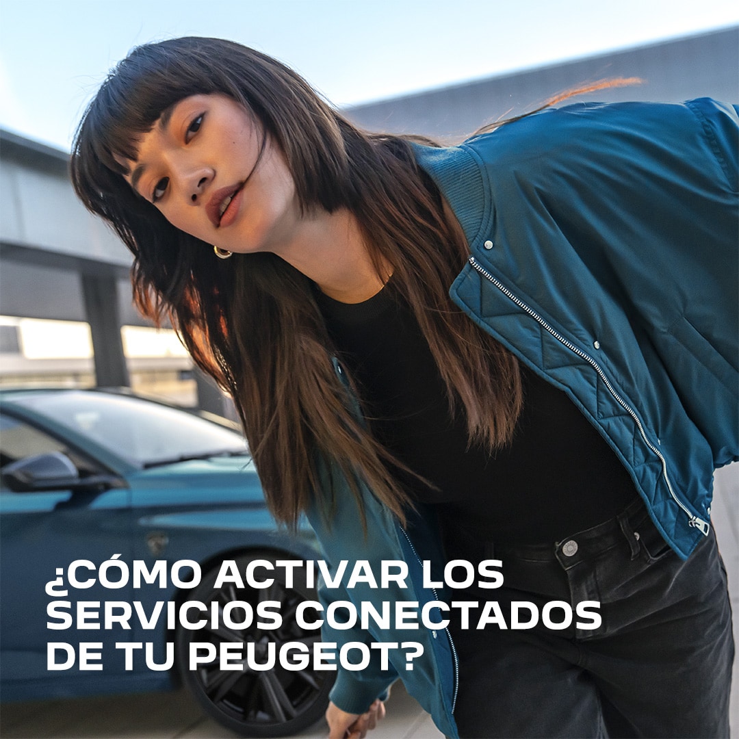 Mujer frente a un Peugeot 308 SW